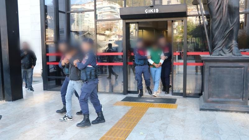 Türkiyədə polis əməkdaşlarına qarşı motosiklet sürən iki nəfər həbs edilib