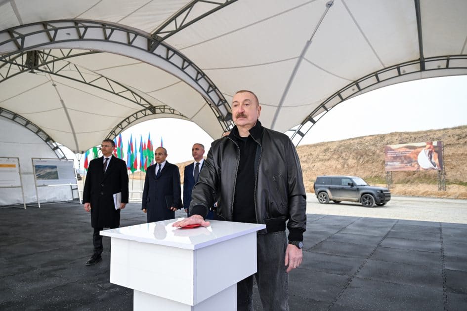 İlham Əliyev Ağdərənin Canyataq kəndində “Dəmirli” Filiz Emalı Kompleksinin fəaliyyəti ilə tanış olub - YENİLƏNİB