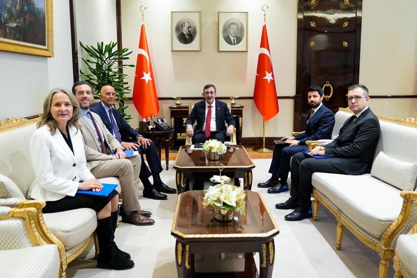 Cevdet Yılmaz ABŞ-nin Ankaradakı səfiri ilə görüşüb