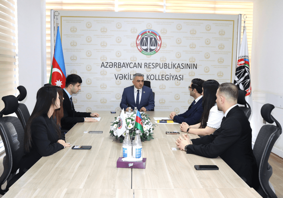 Vəkillər Kollegiyasının sədri işə yeni qəbul olunan vəkil köməkçiləri ilə görüş keçirib