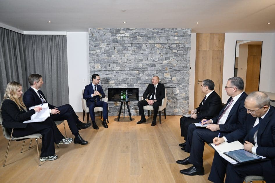 Prezident İlham Əliyev Davosda “Carlsberg Group” şirkətinin Baş icraçı direktoru ilə görüşüb