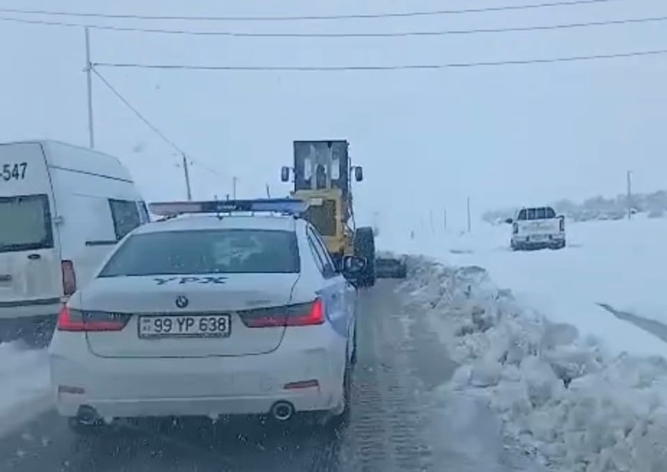  “Zəfər Yolu” qardan təmizlənir - VİDEO