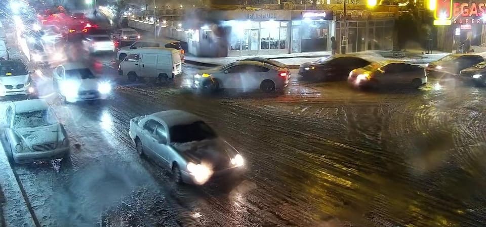 Bakıda nəqliyyatın bütün istiqamətlər üzrə maneəsiz hərəkəti tam təmin edilib - YENİLƏNİB