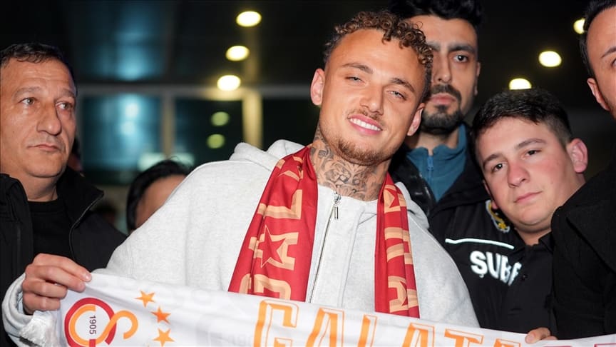 "Qalatasaray"ın yeni transferi İstanbula gəldi