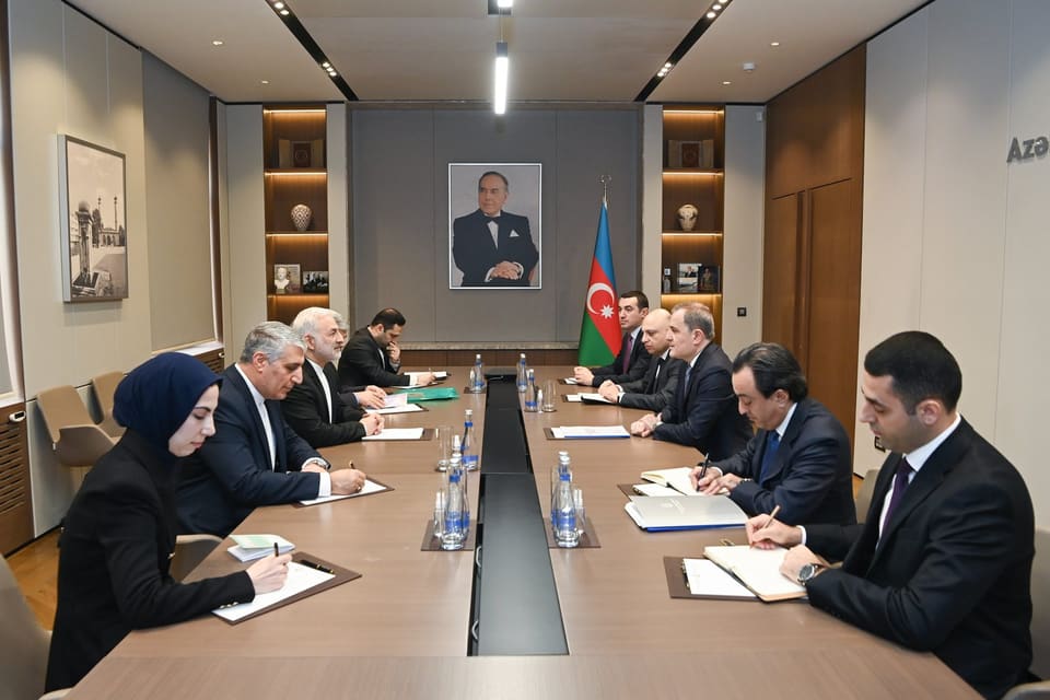 Ceyhun Bayramov İran XİN rəhbərinin müavini ilə regional məsələləri müzakirə edib