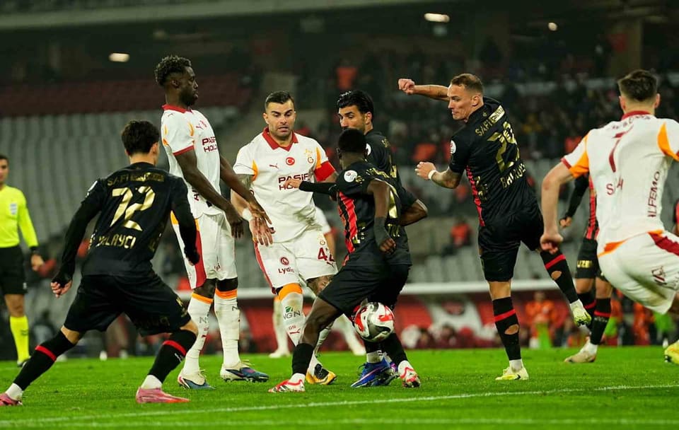 "Qalatasaray" "Karagümrük"ü 3 qolla məğlub etdi 
