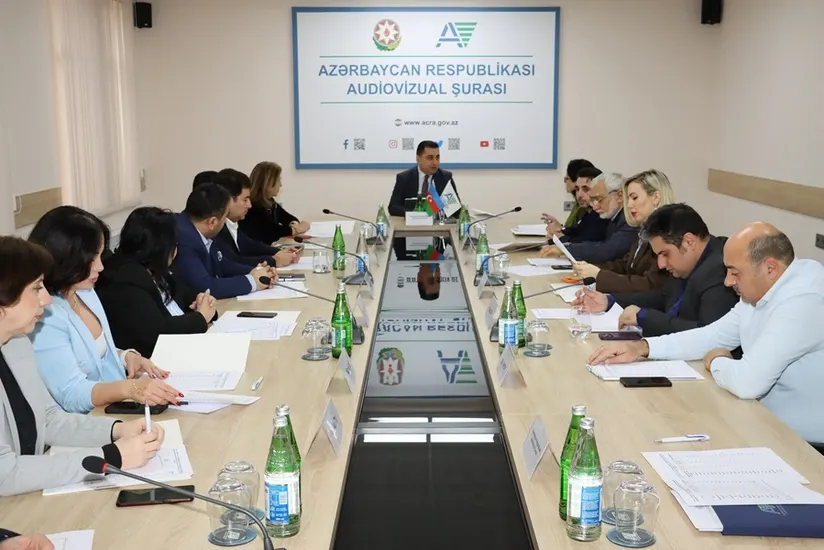 Teleaparıcılar Azərbaycan dilində qarşılığı olan 33 xarici söz işlədiblər - FOTOLAR