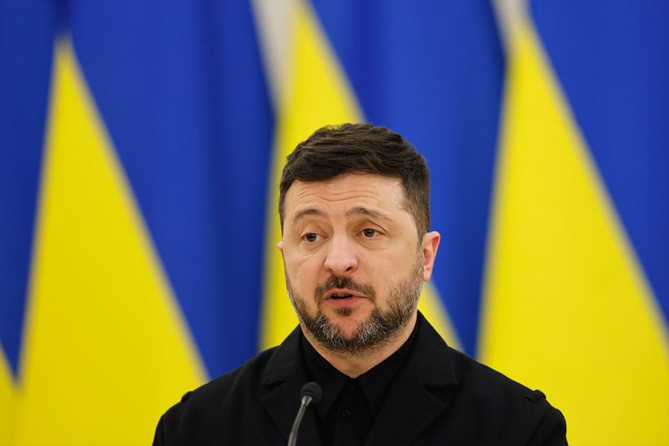 Zelenski xarici hərbi qulluqçulara müvəqqəti yaşayış icazəsi verilməsini nəzərdə tutan qanunu imzaladı