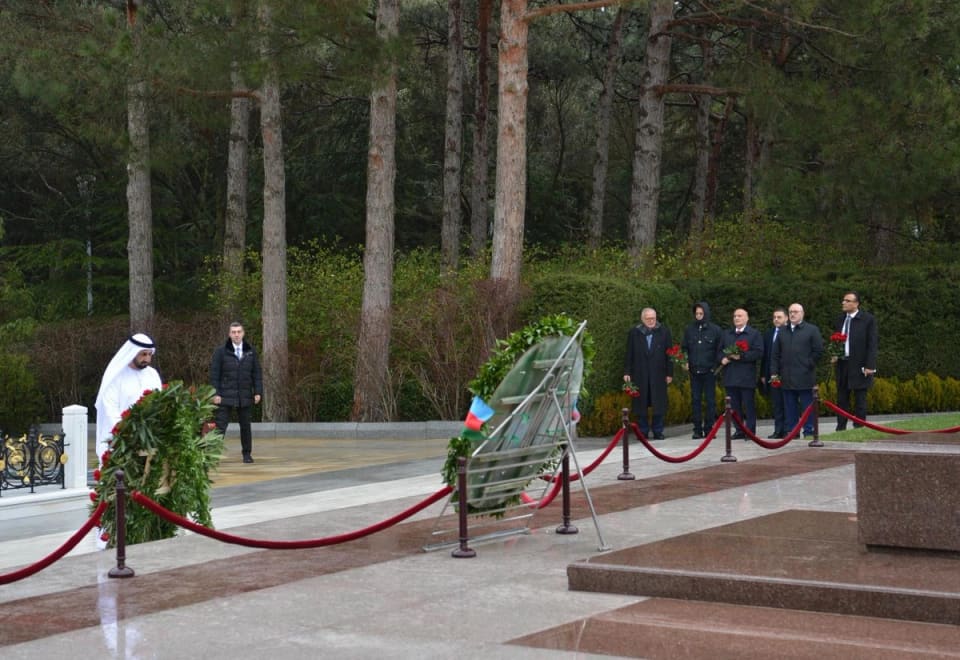 Ərəb Parlamentinin prezidenti Fəxri xiyabanı və Zəfər parkını ziyarət edib