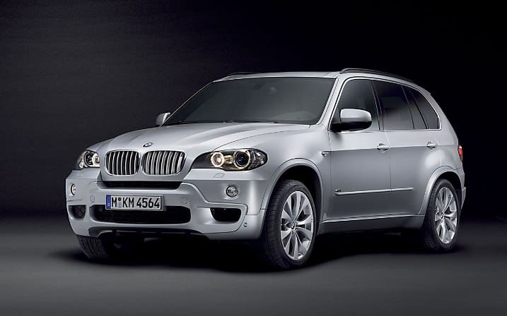 “BMW” yüz minlərlə avtomobili geri çağırıb