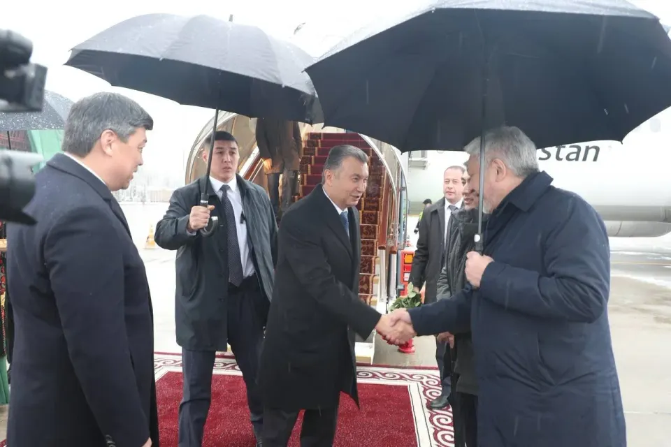 Tacikistanın Baş naziri Qırğızıstana işgüzar səfərə gəlib