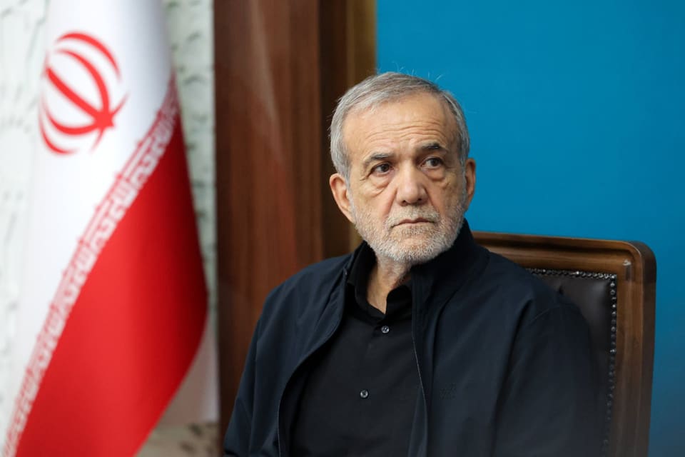 İran Prezidenti: "ABŞ-nin təzyiqləri qarşısında əyilməyəcəyik"