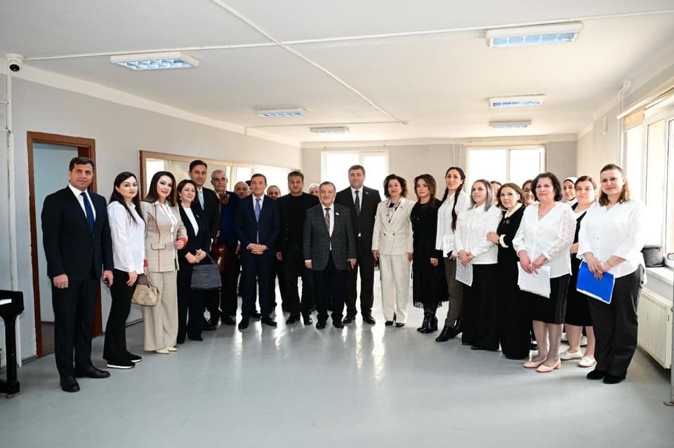 Millət vəkilləri və incəsənət xadimləri attestasiya prosesini müşahidə ediblər