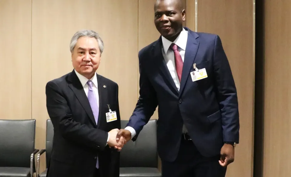 Qırğızıstan və Cənubi Afrika XİN rəhbərləri görüşüb