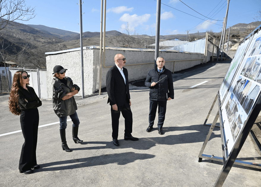 İlham Əliyev Xocalının Xanabad kəndində görülmüş işlərlə tanış olub -YENİLƏNİB - FOTOLAR