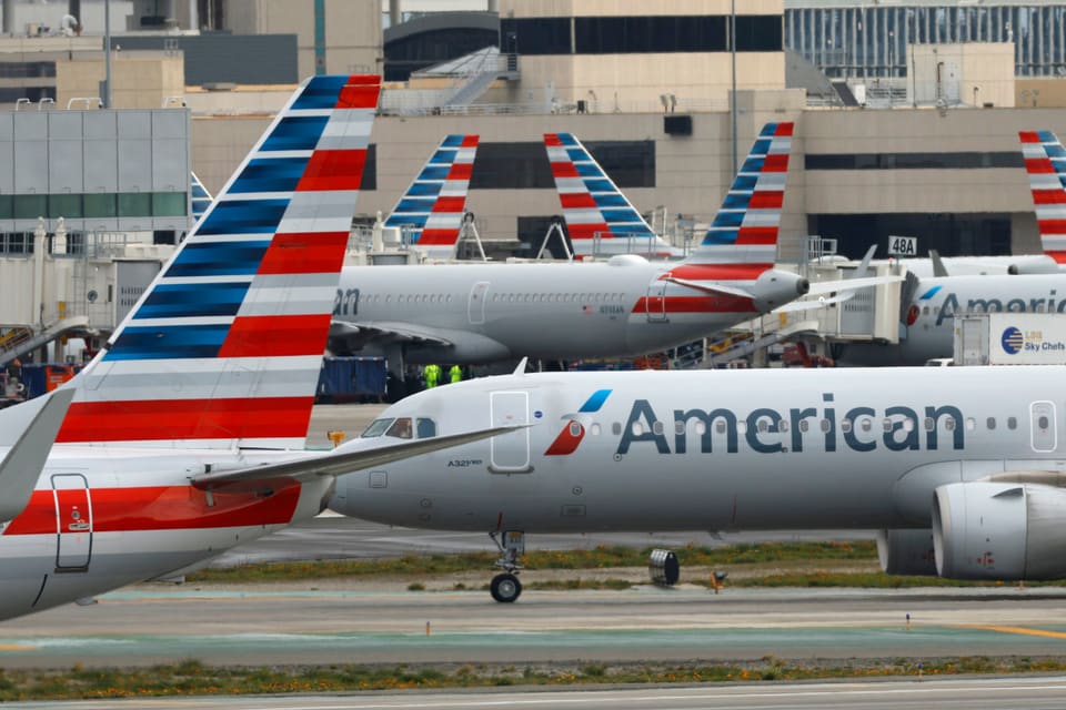 "American Airlines" təyyarəsində dəlik aşkar edilib