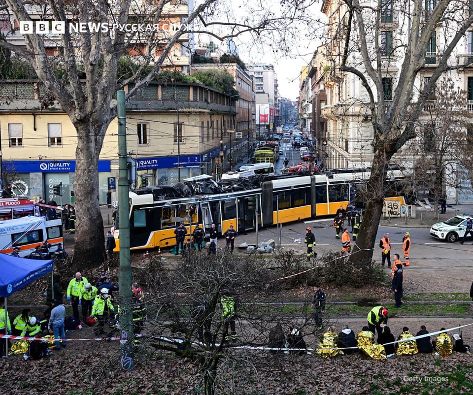 Milanda tramvay relsdən çıxıb, ölən var