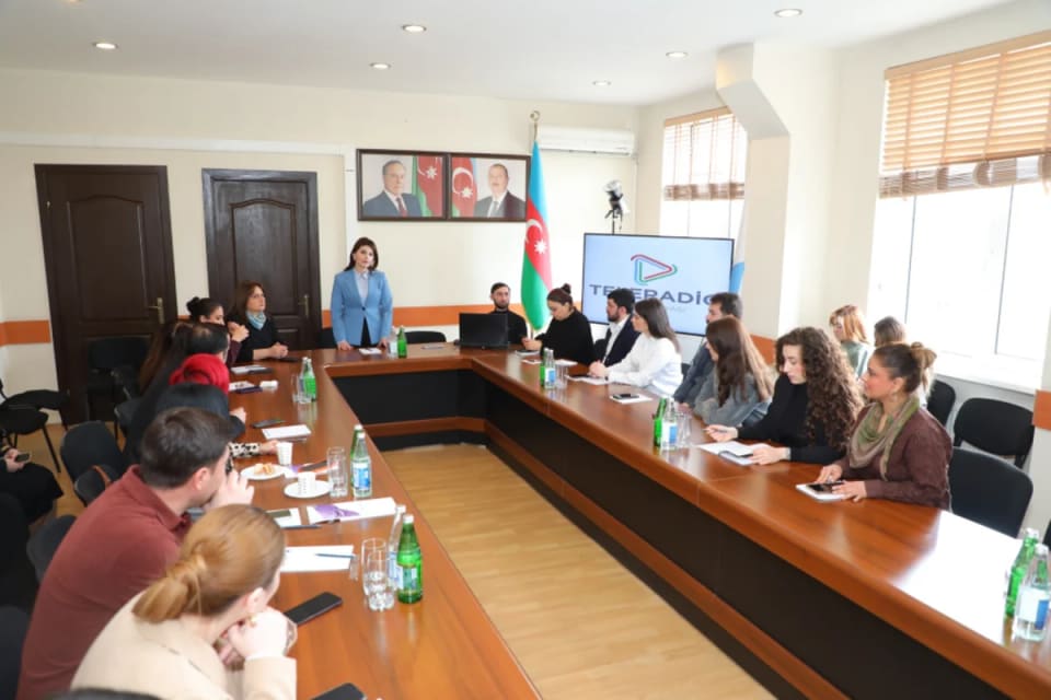 "Mediada Azərbaycan dili" mövzusunda təlimlərin növbəti mərhələsi təşkil olunub