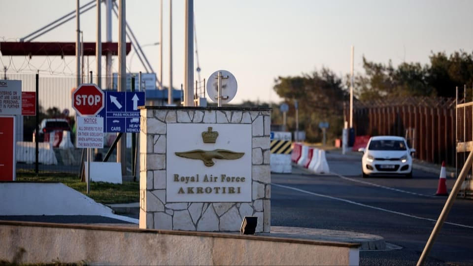 Reuters: Kiprdəki Böyük Britaniya bazası müvəqqəti olaraq bəzi işçilərini köçürəcək