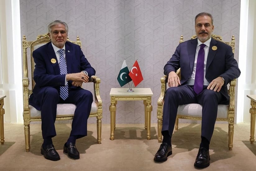 Türkiyə və Pakistan XİN rəhbərləri regionda artan gərginliyi müzakirə ediblər