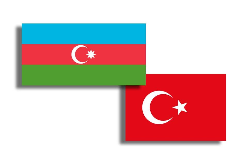 Azərbaycan və Türkiyə müdafiə nazirləri arasında telefon danışığı olub