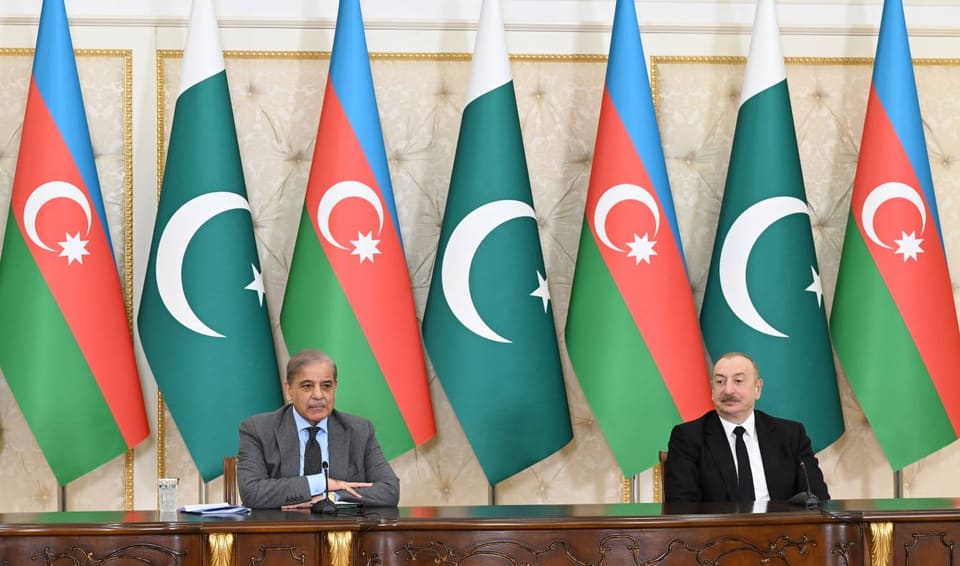 Şahbaz Şərif İlham Əliyevə zəng edib