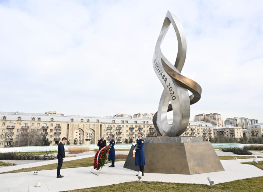 Moldovanın Baş nazirinin müavini Zəfər parkını ziyarət edib