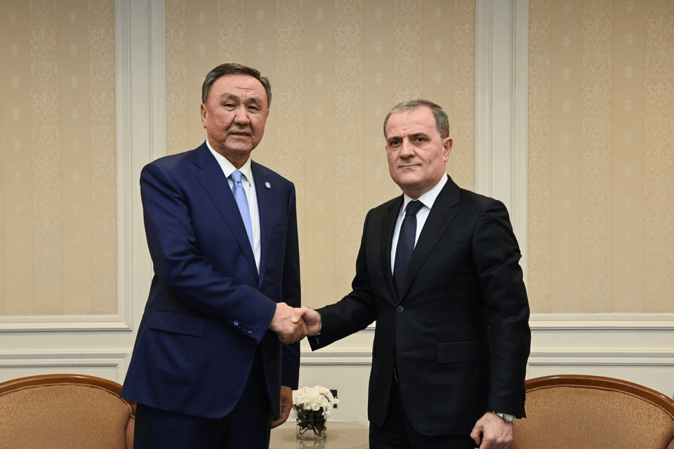 Ceyhun Bayramov TDT Baş katibi ilə danışıqlar aparıb