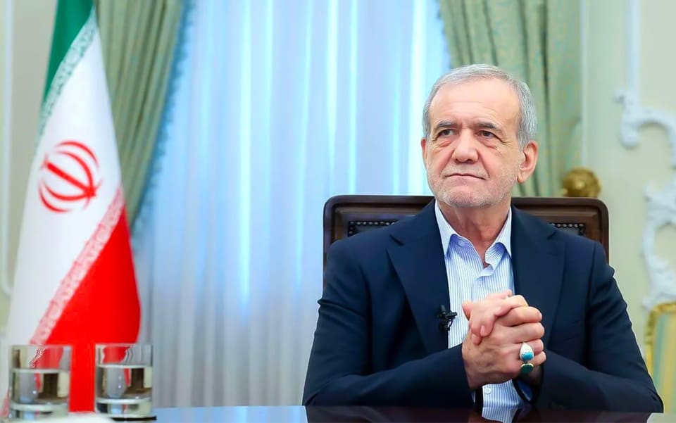 Pezeşkian İlham Əliyevə İrana humanitar yardımla bağlı niyyətinə görə minnətdarlığını bildirib