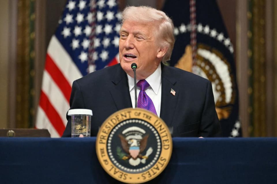 Donald Trump İranı Hörmüz boğazı ilə bağlı addımlardan çəkindirməyə çağırıb