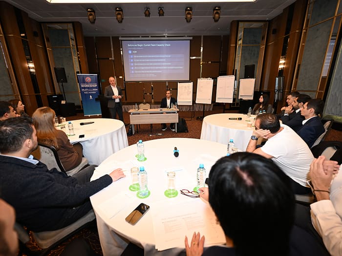 UEFA Bakıda Strateji Kommunikasiyalar üzrə seminar keçirib