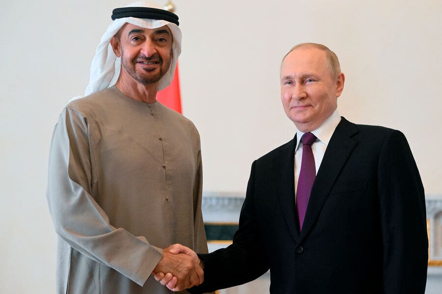 Putin BƏƏ prezidenti ilə telefon danışığı aparıb