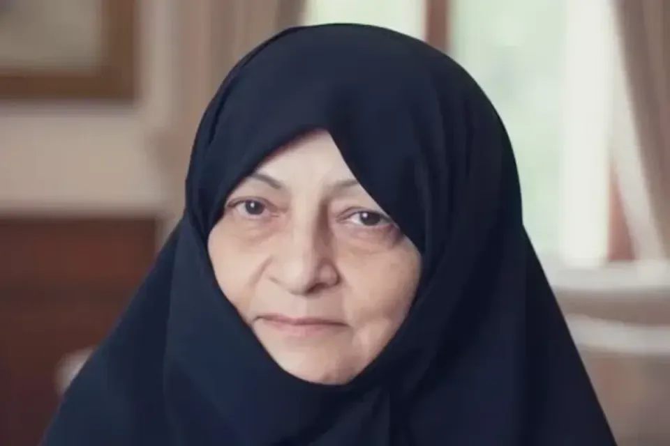 KİV: Əli Xameneinin həyat yoldaşı sağdır