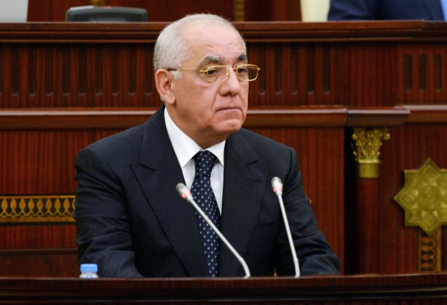 Baş nazir quru sərhədlərin bağlı saxlanılmasından danışıb