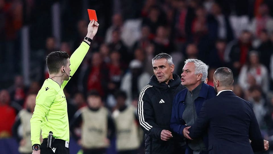 Mourinyo "Porto" ilə oyundakı hərəkətlərinə görə cəzalandırılıb