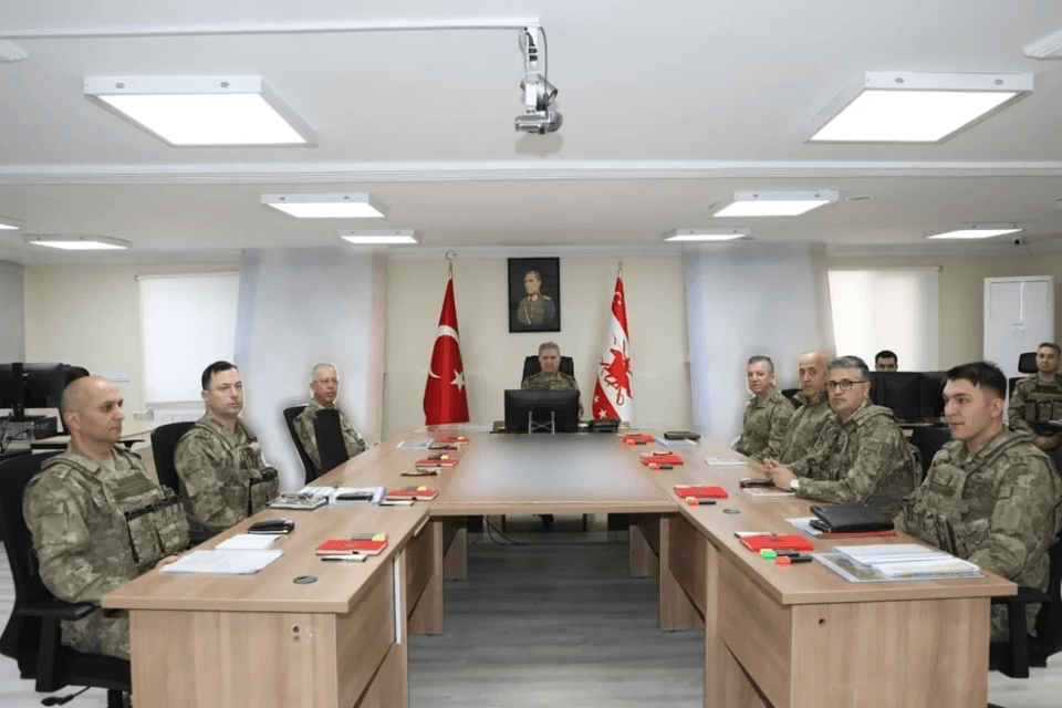 Metin Tokel İranla sərhədə gedib