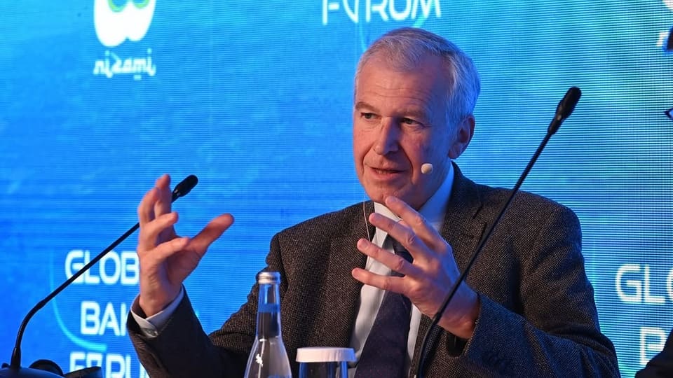 Belçikanın sabiq Baş naziri: Azərbaycanı ittiham edib ondan qaz istəmək utancvericidir