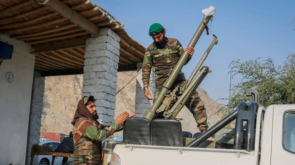 Əfqanıstan Pakistanın hərbi bazasına zərbələr endirib