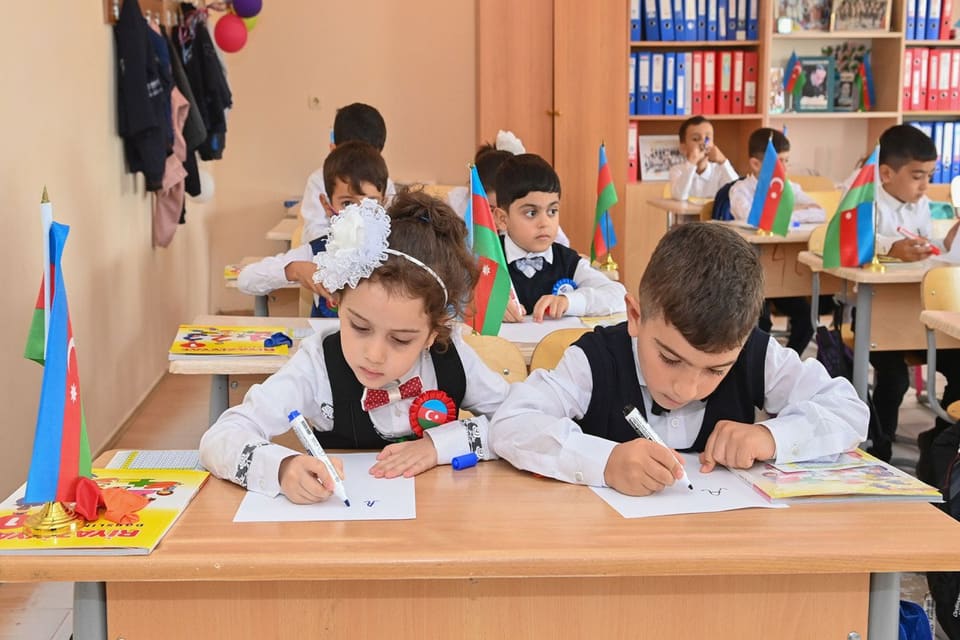BŞTİ birinci sinfə elektron qeydiyyatla bağlı valideynlərə müraciət edib