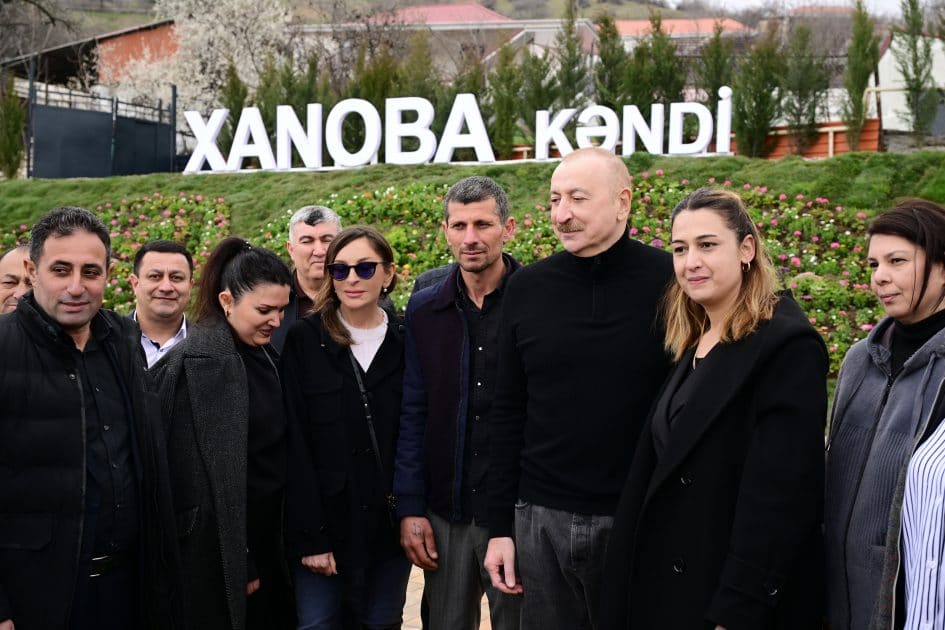 İlham Əliyev Xocavəndin Xanoba kəndində fərdi evlərin və infrastrukturun bərpası sahəsində görülən işlərlə tanış olub - YENİLƏNİB