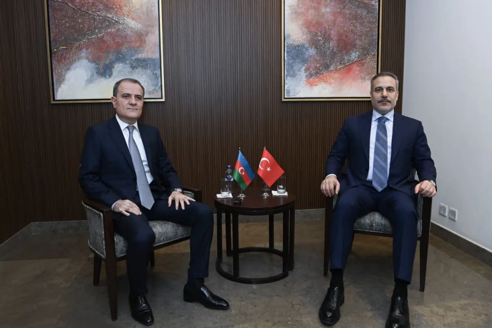 Ceyhun Bayramovla Hakan Fidan arasında Ər-Riyadda görüş keçirilib - YENİLƏNİB