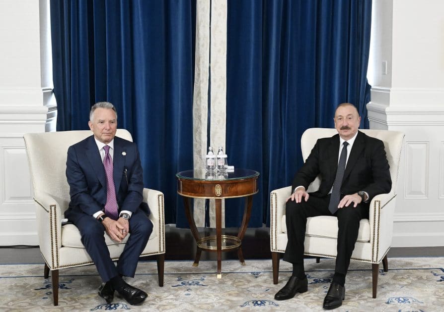 Vitkoff İlham Əliyevi nümunə çəkib