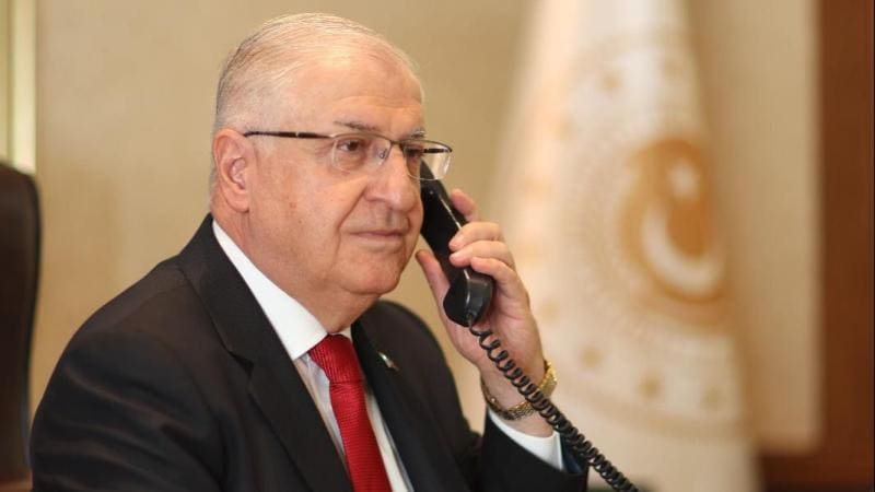 Türkiyənin milli müdafiə naziri İran müdafiə nazirinin müavini ilə telefon danışığı aparıb