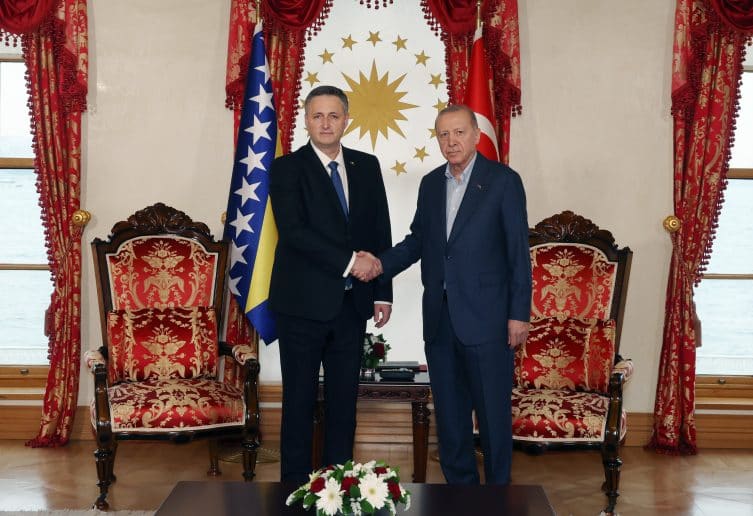 Ərdoğan Bosniya və Herseqovinanın prezident Şurasının sədri  ilə görüşüb