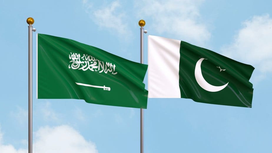 Pakistanın Baş naziri Səudiyyə Ərəbistanı XİN rəhbəri ilə görüşüb