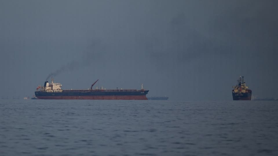 BƏƏ Dubay limanında neft tankerində baş verən yanğının söndürüldüyünü bildirib