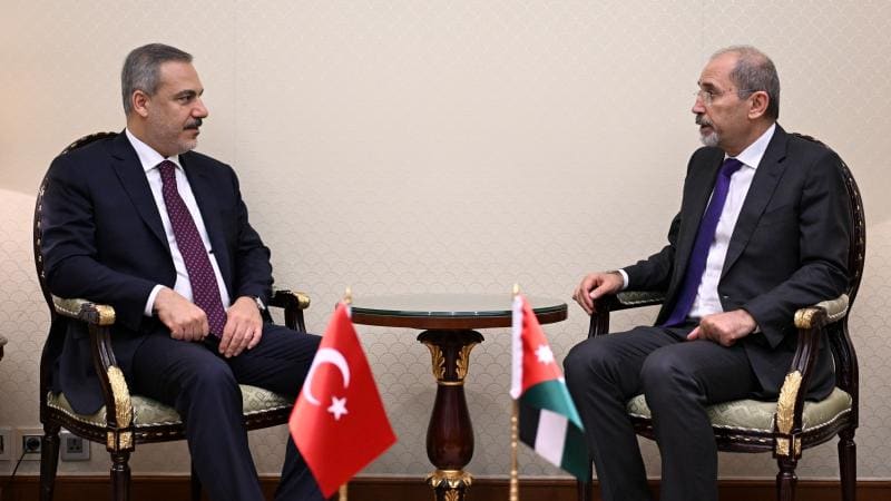 Hakan Fidan iordaniyalı həmkarı ilə görüşüb
