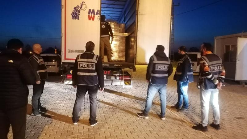 Türkiyədə yük maşınında 18 qanunsuz miqrant saxlanılıb