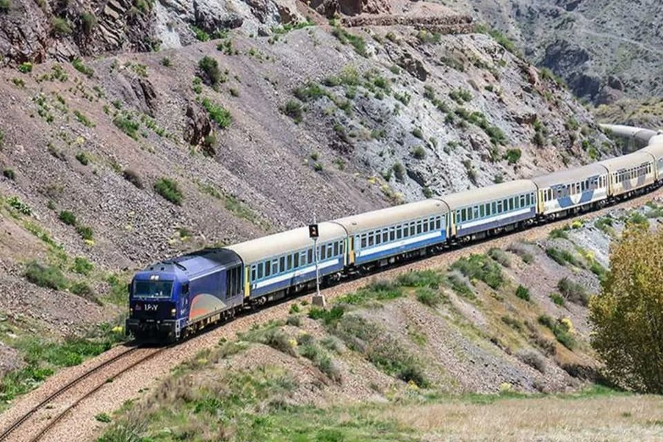 İsrail İranda dəmir yolu və körpülərə hücum edib - YENİLƏNİB