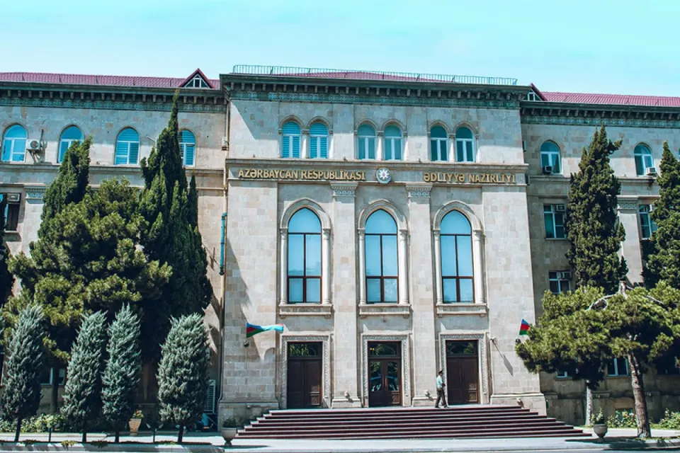 Ədliyyə orqanlarına qulluğa qəbul üzrə test imtahanının vaxtı açıqlanıb